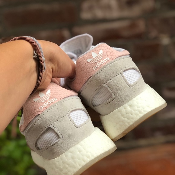 Cute Adidas sneakers - Picture 2 of 5